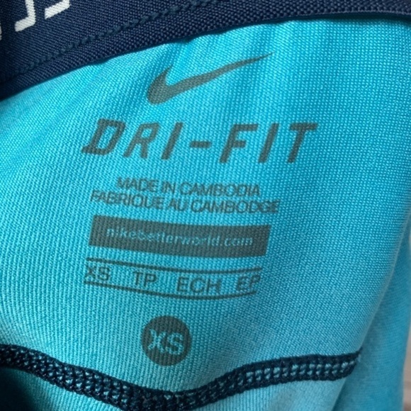 NWOT Nike Dri-Fit Running Capri Tights - Picture 8 of 8